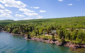 Thomsonite Inn On Lake Superior